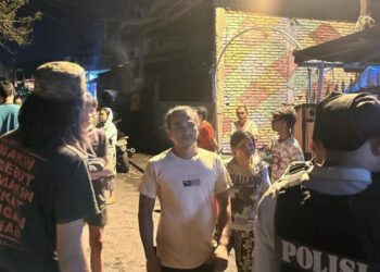 Polresta Manado memberikan respons cepat terhadap laporan dari Call Centre 112/110 mengenai insiden perkelahian yang terjadi di Kelurahan Banjer, tepatnya di Banjer Lingkungan 4, Kecamatan Tikala.