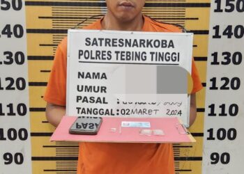 DIAMANKAN: Pemilik sabu berinisial GS yang telah diamankan Personil Satres Narkoba Polres Tebingtinggi, Jumat (1/3/2024). (Foto Dok / Humas Polres Tebingtinggi)
