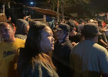 Kekacauan yang terjadi di Banjer Lingkungan 5, mendapat respons cepat dari Rayon Gabungan Satuan Samapta Polresta Manado bersama Polsek Tikala dan Regu Operasi Tertib Rakyat (ROTR). Kejadian yang sempat mengkhawatirkan warga setempat tersebut berhasil diredam berkat koordinasi dan tindakan sigap dari aparat keamanan, Sabtu (2/3/2024) malam.