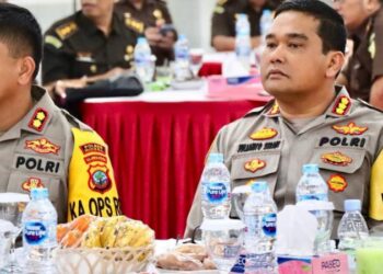 Kapolresta Manado Kombes Pol Julianto Sirait, bersama dengan para perwira tinggi kepolisian dari Daerah Sulawesi Utara, menghadiri sebuah kegiatan audensi dan rapat koordinasi yang dilakukan bersama Komisi Pemberantasan Korupsi Republik Indonesia (KPK-RI) dan Kejaksaan Tinggi Sulawesi Utara, Rabu (6/3/2024).