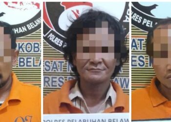 DIAMANKAN: Tiga pria tersangka pengedar dan pengguna sabu diamankan di Mapolres Pelabuhan Belawan, Minggu (10/3/2024) setelah diringkus dari Komplek UKA, Terjun, Medan Marela.(Foto Dok/Polres Belawan)