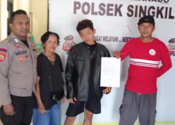 Polsek Singkil berhasil memediasi dan menyelesaikan konflik antarwarga di wilayah hukumnya. Insiden yang sempat menimbulkan ketegangan ini berakhir dengan kesepakatan damai berkat upaya keras dan dedikasi aparat kepolisian setempat, Selasa (12/32024).
