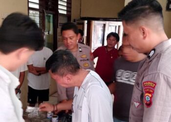 Jajaran Polsek Wenang, Polresta Manado, menunjukkan kinerja responsif dengan cepat mengatasi masalah penggunaan lem dan obat terlarang di kalangan anak muda