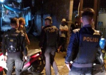 Jajaran personel Polresta Manado melaksanakan patroli presisi di sejumlah titik strategis di Kota Manado. Kegiatan ini bertujuan untuk meningkatkan keamanan dan kenyamanan umat Muslim selama menjalankan ibadah puasa, Senin (11/3/2024) malam.