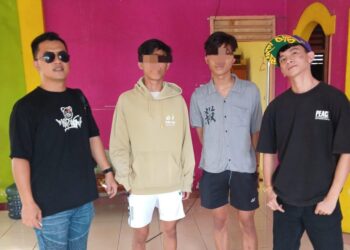 Dua pelajar berinisial RRK (17) dan RCVK (15) berhasil diamankan oleh Tim Alpha Rotr Resmob Polresta Manado pada Rabu (13/03/2024) sekitar pukul 16.00 WITA, sebagai terduga pelaku kekerasan terhadap anak.