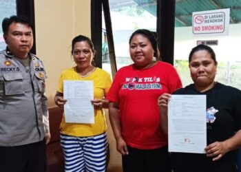 Piket SPKT (Sentra Pelayanan Kepolisian Terpadu) Polsek Malalayang memainkan peran penting dalam menyelesaikan permasalahan kekacauan yang terjadi di Kelurahan Malalayang Satu Timur, Kecamatan Malalayang, Kota Manado