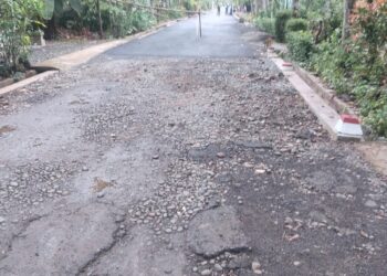 Pekerjaan pengaspalan di desa dermasari kecamatan susukan kabupaten banjarnegara sepanjang 280 meter yang menelan biaya Rp.250 juta