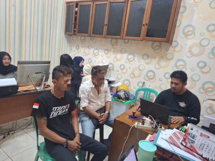Pelaku yang diamankan, TYF (25) laki laki warga Kecamatan Kembaran Kabupaten Banyumas, serta TCW (27) dan juga JML (27) laki laki warga Kecamatan Purwokerto Selatan Kabupaten Banyumas