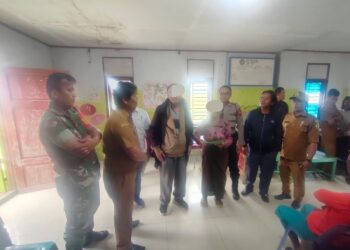 Kegiatan mediasi yang dilaksanakan di Kantor Desa Hariarapintu Kecamatan Harian Kabupaten Samosir, AKP Efendi Abas sebagai Kapolsek Harian berhasil memimpin proses mediasi untuk menyelesaikan masalah pengrusakan jalan menuju lokasi pertanian