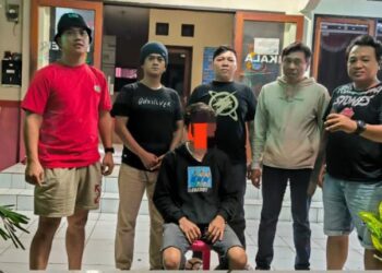 Tim Resmob Alpha dari Polresta Manado di bawah pimpinan langsung Kanit resmob Iptu Putut Wiyono berhasil mengamankan seorang pelaku penganiayaan yang menggunakan senjata tajam, Senin (18/3/2024).
