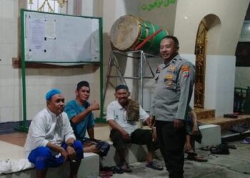 Polsek Wenang giat melakukan patroli intensif di wilayah hukum mereka. Dalam kegiatan patroli ini, personel polisi aktif melakukan pengawasan terhadap berbagai titik strategis seperti masjid, pasar, dan tempat-tempat keramaian lainnya, Selasa (19/3/2024).