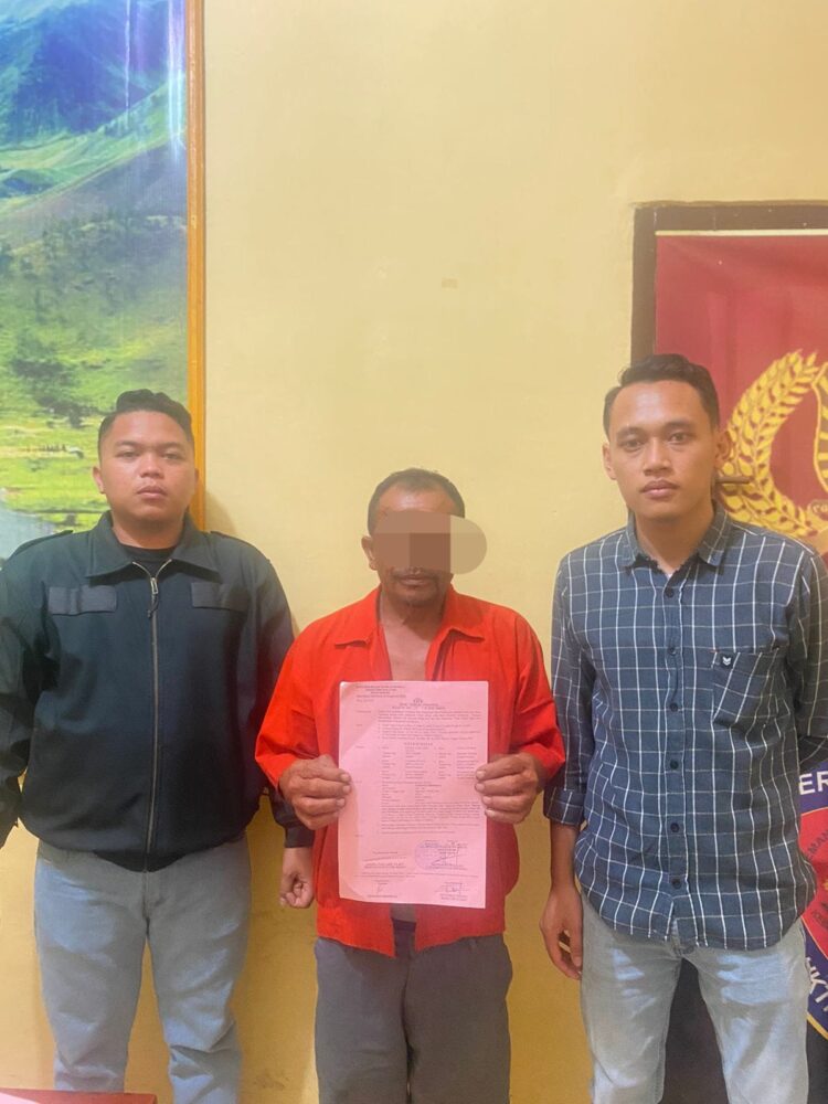 Polres Samosir melakukan aksi cepat dengan berhasil mengungkap pelaku tindak pidana pembunuhan di Desa Pardomuan Nauli. pelaku pembunuhan tersebut adalah FS, seorang petani berusia 62 tahun, juga merupakan warga Huta Janji Toba Dusun II Desa Pardomuan Nauli Kecamatan Pangururan Kabupaten Samosir.