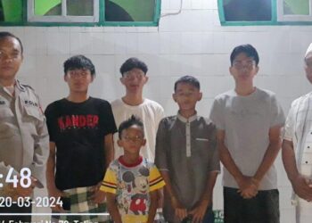 Personel Polsek Tuminting di Kota Manado menunjukkan dedikasi mereka dalam melayani masyarakat dengan sukses menyelesaikan masalah warga melalui pendekatan Problem Solving, Rabu (20/3/2024).