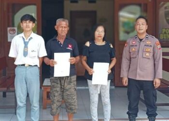 Personel Polsek Bunaken telah berhasil menangani kasus yang melibatkan dugaan tindak pidana membuat keributan di dalam sebuah rumah. Kejadian tersebut mendapat perhatian serius dari pihak kepolisian, yang kemudian melakukan pendekatan problem solving untuk menyelesaikan masalah dengan efektif, Kamis (21/3/2024).