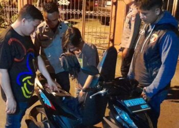 Kegiatan KRYD (Kegiatan Rutin Yang Ditingkatkan) dilakukan di Kelurahan Banjer, Kecamatan Tikala, Kota Manado. Dalam kegiatan tersebut, sebanyak lima personel dari Polsek Tikala di bawah komando Kanit Reskrim Ipda Nando Baliung bersama dengan anggota gabungan Polresta Manado turut serta, Rabu (20/3/2024) malam.