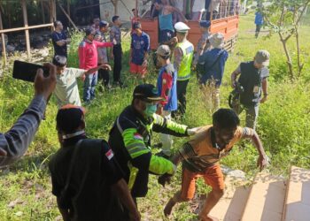 Pengungsi Rohingya ditempatkan di Kantor PMI Suak Nie setelah sebelumnya mendapatkan penolakan dari masyarakat di Beureugang, Kecamatan Kaway XVI.