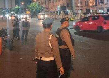 Dalam upaya memperkuat kehadiran dan kepercayaan masyarakat, anggota Polresta Manado melakukan patroli dan penjagaan di berbagai titik strategis, Jumat (22/3/2024).