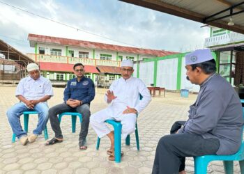 Anggota DPD RI asal Aceh H. Sudirman yang akrap dikenal Haji Uma baru pulang dari Jakarta langsung silaturrahmi ke Dayah Ashabul Yamin di Desa Tumpok Mesjid, Kecamatan Paya Bakong, Aceh Utara. Kedatangan Haji Uma ke Dayah tersebut Jumat (22/3/2024) sore, disambut langsung oleh pimpinan Dayah Ashabul Yamin yaitu Tgk H Abubakar atau lebih dikenal dengan Abon Buni.