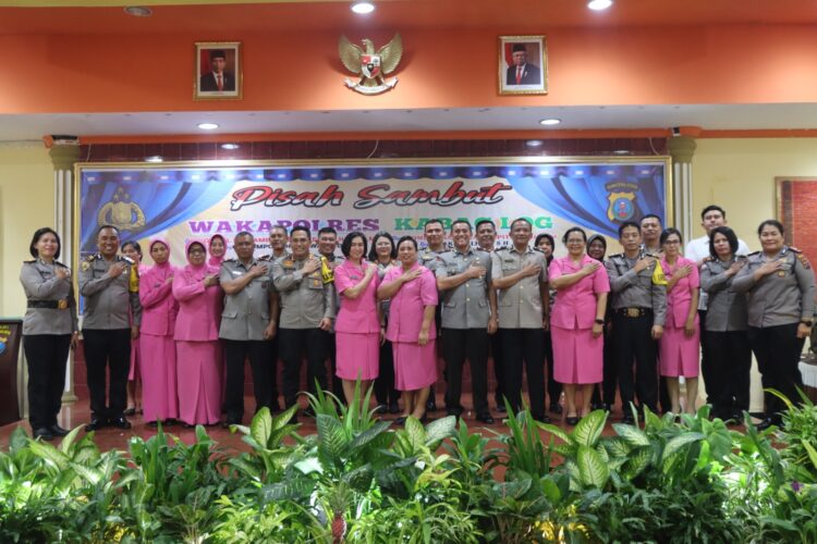 Kapolres Pematangsiantar AKBP Yogen Heroes Baruno SH, SIK pimpinan upacara serah terima jabatan (Sertijab) Wakapolres, Kabag Log dan Penyerahan Jabatan Kabag Ren pada hari Senin, 25 Maret 2023 sore pukul 17:00 Wib.