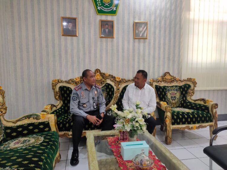 Bertempat di Kantor Kemenag Kota Bitung, Syukron disambut baik oleh Yahya Wahidin Pasiak, Kepala Kementerian Agama Kota Bitung. Dalam pertemuan tersebut terlihat kedua pimpinan tengah merencanakan kerja sama terkait pembinaan kerohanian kepada warga binaan.