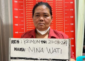 DITAHAN: Nina Wati ditahan di Mapolda Sumut usai ditangkap Subdit IV Renakta Ditrreskrimum Polda Sumut pada Kamis (21/3/2024) lalu. (Foto Dok/ Polda Sumut)