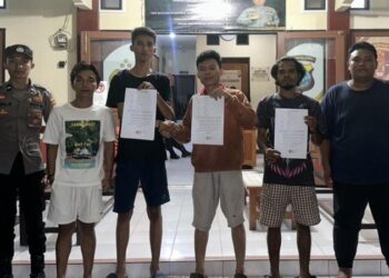 Polsek Bunaken berhasil menyelesaikan kasus penganiayaan yang melibatkan sekelompok remaja di wilayah tersebut melalui pendekatan problem solving. Kejadian penganiayaan, Senin (25/3/2024).