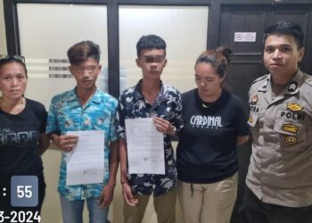 personel Polsek Tuminting telah berhasil menangani kasus-kasus yang melibatkan konsumsi minuman keras (miras) serta keributan yang dilakukan oleh sekelompok remaja di wilayah mereka. Dengan menggunakan pendekatan problem solving, para petugas kepolisian telah berhasil menyelesaikan masalah ini dengan baik, Senin (25/3/2024).
