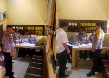 Wakapolres Labuhanbatu KOMPOL H. Matondang, S.H., M.H., rutin melakukan pengecekan terhadap personel yang bertugas dalam piket jaga tahanan, Selasa (26/03/ 2024) pukul 08.30.WIB.