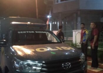 Polsek Singkil telah melaksanakan giat patroli intensif dalam rangka menyambut Bulan Suci Ramadhan 1445 H/Tahun 2024. Kegiatan ini dilakukan di berbagai lokasi strategis di wilayah hukum Polsek Singkil guna menjaga keamanan dan ketertiban masyarakat selama bulan yang penuh berkah ini, Rabu (27/3/2024).