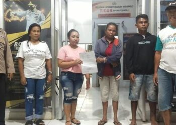 Personel Polsek Tombulu menunjukkan dedikasi mereka dalam menangani kasus-kasus kejahatan dengan sukses. Kanit Binmas Aiptu Agus Paulus dan Aiptu J. Kumambong telah berhasil menyelesaikan permasalahan serius yang melibatkan dugaan tindak pidana penganiayaan di Mako Polsek Tombulu, Selasa (26/3/2024).