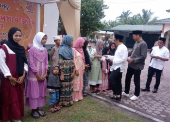 Tim safari ramadhan MTSI PTPN 4 Regional II berbuka puasa bersama dengan karyawan unit Balimbingan serta berbagi kepada anak yatim/piatu.