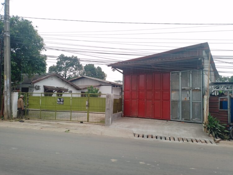 Lokasi Gudang Ilegal beroperasi di Desa Cipeucang Kecamatan Cileungsi Kabupaten Bogor. (Foto : RH/Mitrapolri.com)