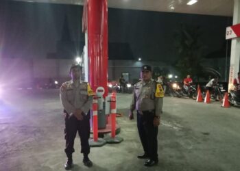 Polres pematangsiantar bersama dengan polsek jajaran melaksanaka patroli dan monitoring ke SPBU yang ada di wilayah kota pematangsiantar, Jumat 29 Maret 2024 pada pukul 19:30 Wib.