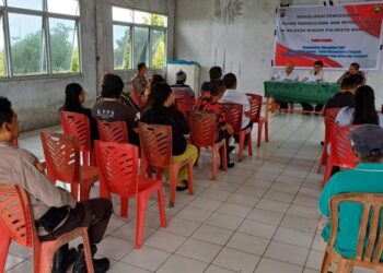 Kasat Binmas Polresta Manado, Kompol Arie Najoan, memimpin kegiatan sosialisasi yang berlangsung pada hari Kamis, tanggal 28 Maret 2024, pukul 10.00 WITA. Kegiatan ini digelar di Kantor Hukum Tua Desa Pineleng Satu, Kecamatan Pineleng, Kabupaten Minahasa.