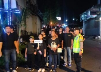 Personel Polsek Wanea aktif melakukan pengamanan pada rangkaian kegiatan ibadah Kamis Putih dan Jalan Salib / Viadolorosa di sejumlah gereja yang berada di wilayah Kecamatan Wanea, Kota Manado, Kamis (28/3/2024).