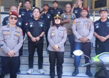 Polsek Malalayang telah melakukan persiapan intensif untuk memastikan keamanan dan penjagaan dalam pelaksanaan ibadah Jumat Agung di berbagai gereja denominasi di wilayah hukumnya. Dalam menghadapi momen sakral ini, aparat kepolisian telah menggelar pengamanan ekstra guna memastikan keamanan dan ketertiban selama ibadah, Jumat (29/3/2024).