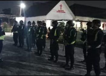APEL: Personel gabungan Detasemen Gegana Sat Brimob Polda Sumut gelar apel malam sebelum lakukan patroli, Minggu (17/3/2024). (Foto Dok/ Polda Sumut)