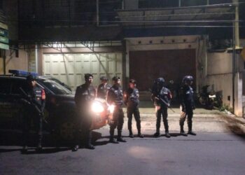 Satuan Samapta Polresta Banyumas, Polda Jateng secara aktif gencarkan patroli "sahur on the road" guna mencegah aksi balap liar dan perang sarung di wilayah Kabupaten Banyumas.