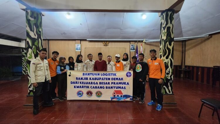Gerakan Pramuka Banyumas melalui Pramuka Peduli Kwarcab Banyumas mengirimkan bantuan untuk korban banjir di Kabupaten Demak. Mereka diberangkatkan menuju Demak Senin malam (25/3/2024) dengan membawa bantuan berupa beras sebanyak 300 kg, mie instan 200 dus, minyak goreng 20 lusin, cabai merah 20 kg, cabai rawit 20 kg, bawang merah 10 kg, bawang putih 10 Kg, gula pasir 50 Kg, alat mandi 40 paket dan paket alat kebersihan 40 buah.