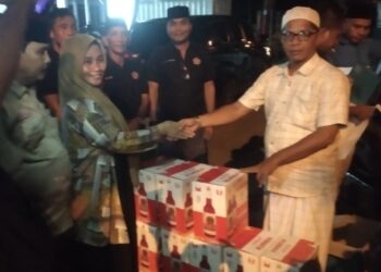 PT. Bara Energi Lestari (BEL) menggelar kegiatan buka puasa bersama dengan insan Pers yang bertugas dalam wilayah Kabupaten Nagan Raya. Kegiatan silaturrahmi dan buka puasa bersama tersebut, berlangsung senin (1/4/2024) di Jeep Kupi 2 Gampong Lueng Baro Kecamatan Suka Makmue.