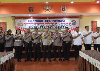 Kapolres Siantar AKBP Yogen Heroes Baruno SH, SIK Pimpin Pelaksanaan Pelatihan Pra Operasi Ketupat Toba -2024, Selasa 02 April 2024 bertempat di Aula Polres Pematangsiantar.