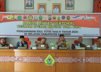 Rapat Koordinasi Lintas Sektoral Kesiapan Operasi Ketupat Toba - 2024 yang diselenggarakan oleh Polres Samosir menjadi sorotan utama dalam persiapan menyambut Idul Fitri 1445 H Tahun 2024 di wilayah Kabupaten Samosir.