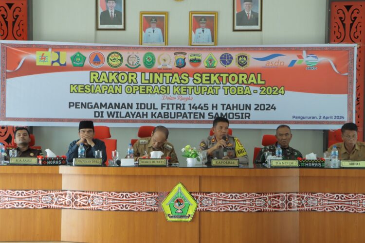 Rapat Koordinasi Lintas Sektoral Kesiapan Operasi Ketupat Toba - 2024 yang diselenggarakan oleh Polres Samosir menjadi sorotan utama dalam persiapan menyambut Idul Fitri 1445 H Tahun 2024 di wilayah Kabupaten Samosir.