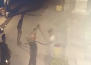 VIRAL DI MEDSOS: Gerombolan geng motor bersajam serang sejumlah remaja masjid di Jalan Seto Kelurahan Tegal Sari II, Kecamatan Medan Area, viral di medsos, Selasa (2/4/2024).(Foto Dok/Screenshot)
