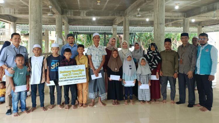 PT Pema Global Energi (PGE) bersama Badan Pengelola Migas Aceh (BPMA) bekerjasama dengan Lembaga Peduli Dhuafa menyerahkan santunan kepada seribu anak yatim, lansia dhuafa dan penyandang disabilitas yang berasal dari sejumlah kecamatan di sekitar wilayah kerjanya di Aceh Utara, pada Selasa (2/4/2024).