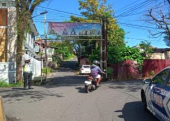 Personel Satuan Lalu Lintas (Sat Lantas) telah melaksanakan Turjawali pada Selasa, (02/4/2024). Turjawali meliputi pengaturan, penjagaan, pengawalan, dan patroli di titik-titik strategis guna mengatasi meningkatnya volume kendaraan dan memastikan keamanan serta ketertiban di jalan raya.