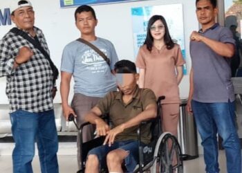 DITEMBAK: Seorang pria, salah satu pelaku pencurian harta benda senilai Rp 54 juta dari sebuah warung di Danau Siombak, Medan Marelan ditembak polisi pada bagian kaki kirinya, Jumat (5/4/2024).(Foto Dok/Polres Belawan)
