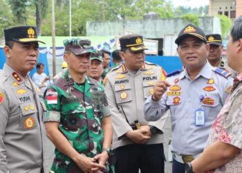 Kapolda Sulawesi Utara (Sulut) Irjen Pol Yudhiawan didampingi Kapolresta Manado Kombes Pol Julianto Sirait turun langsung melakukan pengecekan dan memastikan kesiapan pos pengamanan, Sabtu (06/4/2024).