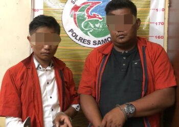 Pelaku yang berhasil diamankan adalah JB (36), seorang petani, dan BG (32), seorang sopir. Dari JB petugas menemukan barang bukti berupa plastik klip kecil yang diduga berisikan sabu seberat 0,30 gram dan dari Kediaman BG ditemukan 0,30 gram serta dua unit handphone diamankan.