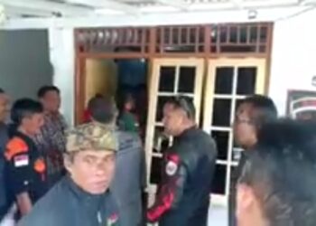 Ormas dan LSM di antaranya Pemuda Pancasila (PP), Lindu Aji, PSHT, Sanga Langit, GMBI, BPPI, GAB, LIN, Media Group dan Sekber Insan Pers Jawa Tengah (IPJT) DPC Purbalingga, mendatangi kantor PT ANUGERAH CITA PRASADA yang beralamat di perumahan Puspa asri no 13, Karangrau RT 05/03 Kecamatan Sokaraja Kabupaten Banyumas untuk melakukan mediasi dan meminta klarifikasi dari pihak Debt Collector (DC).